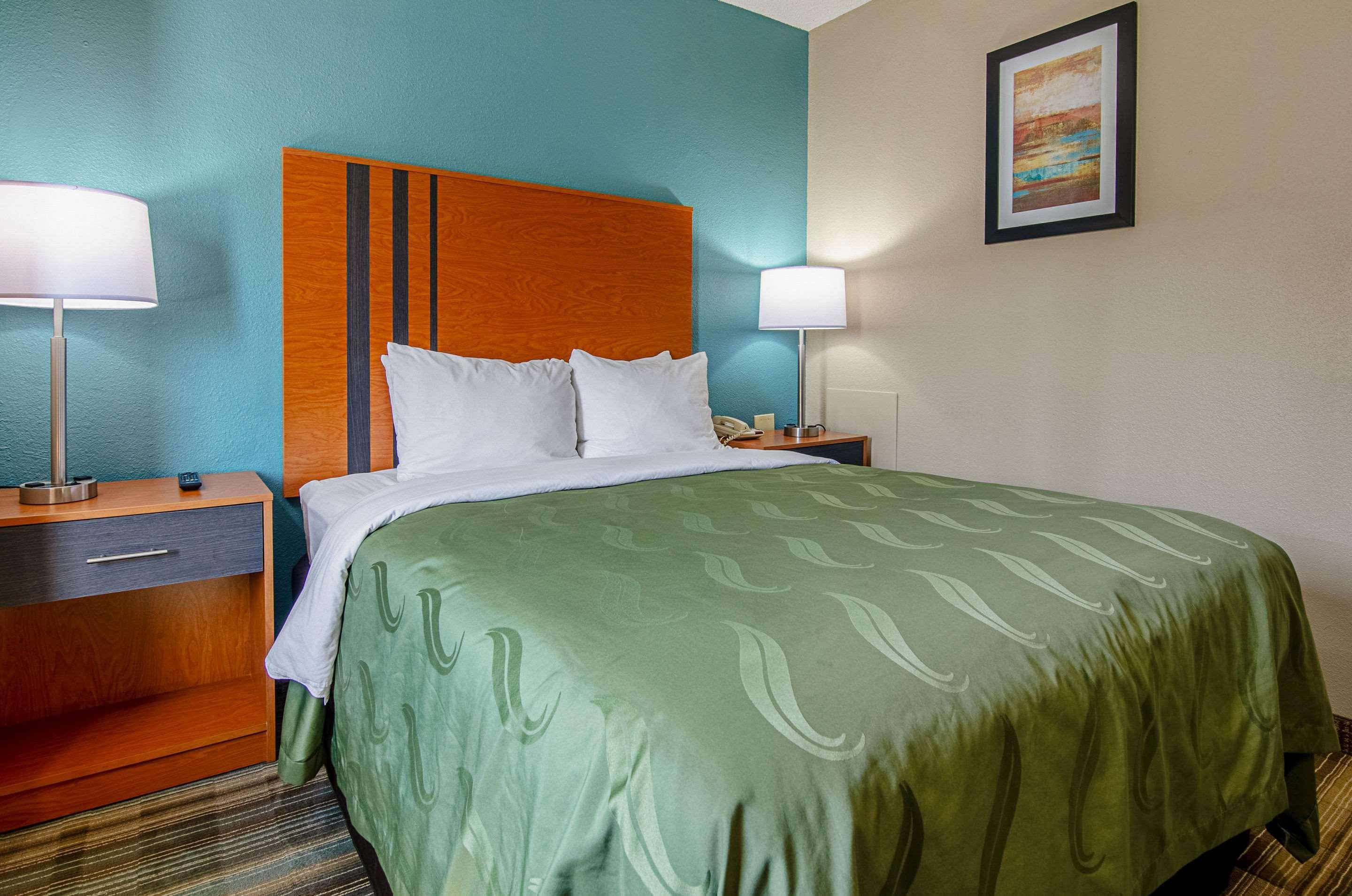 Quality Inn & Suites I-81 Exit 7 ブリストル エクステリア 写真
