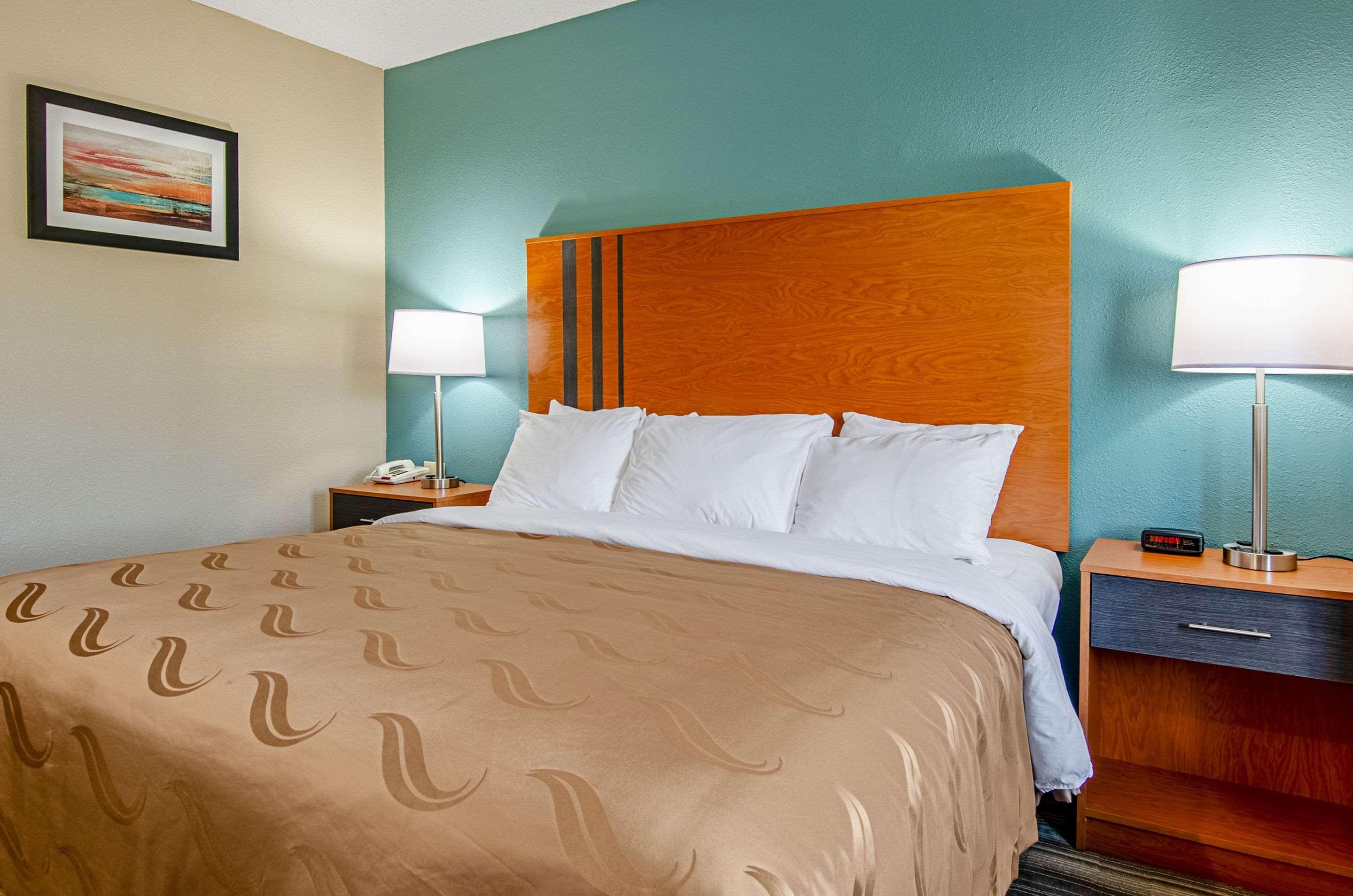 Quality Inn & Suites I-81 Exit 7 ブリストル エクステリア 写真