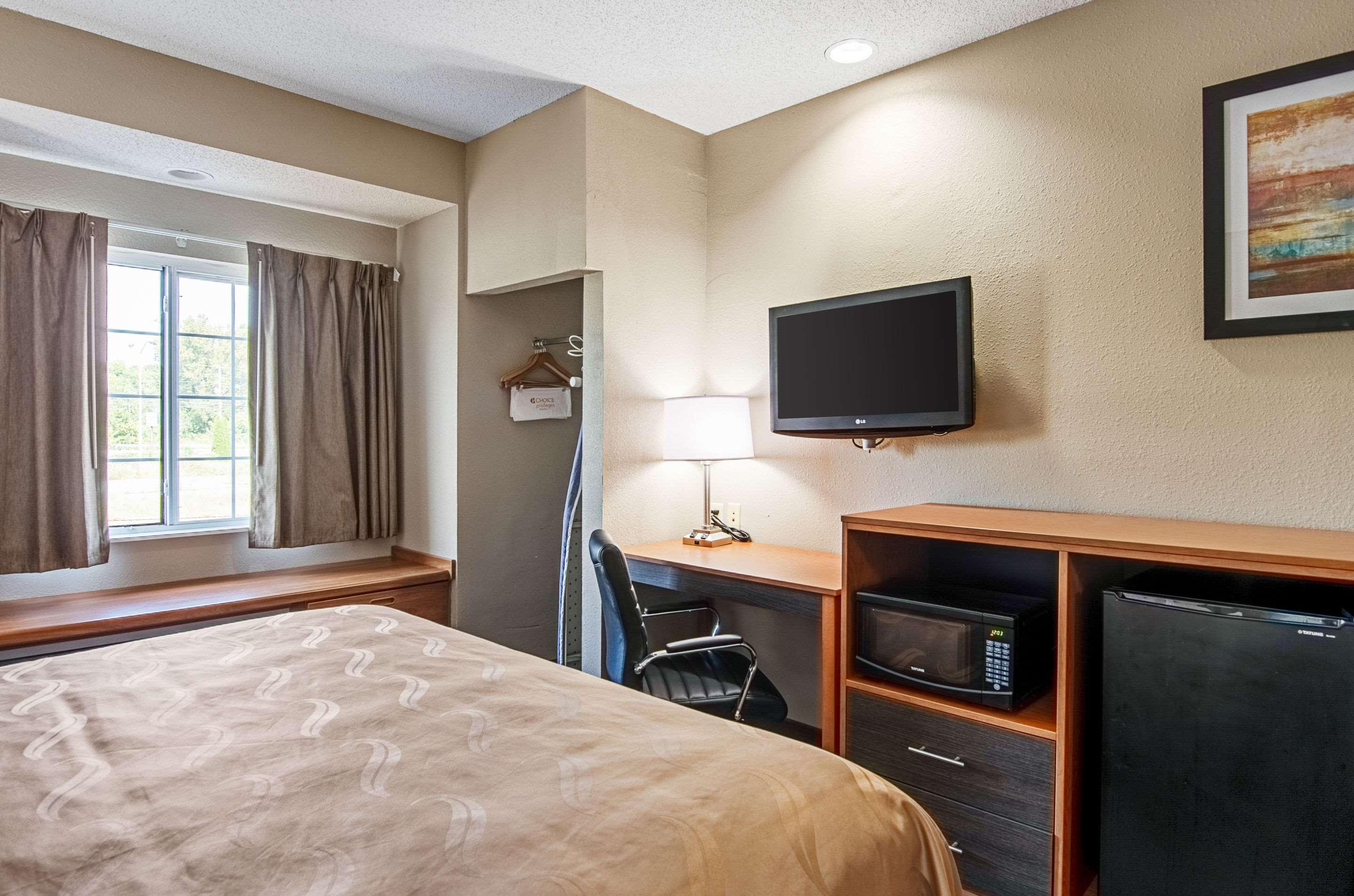 Quality Inn & Suites I-81 Exit 7 ブリストル エクステリア 写真