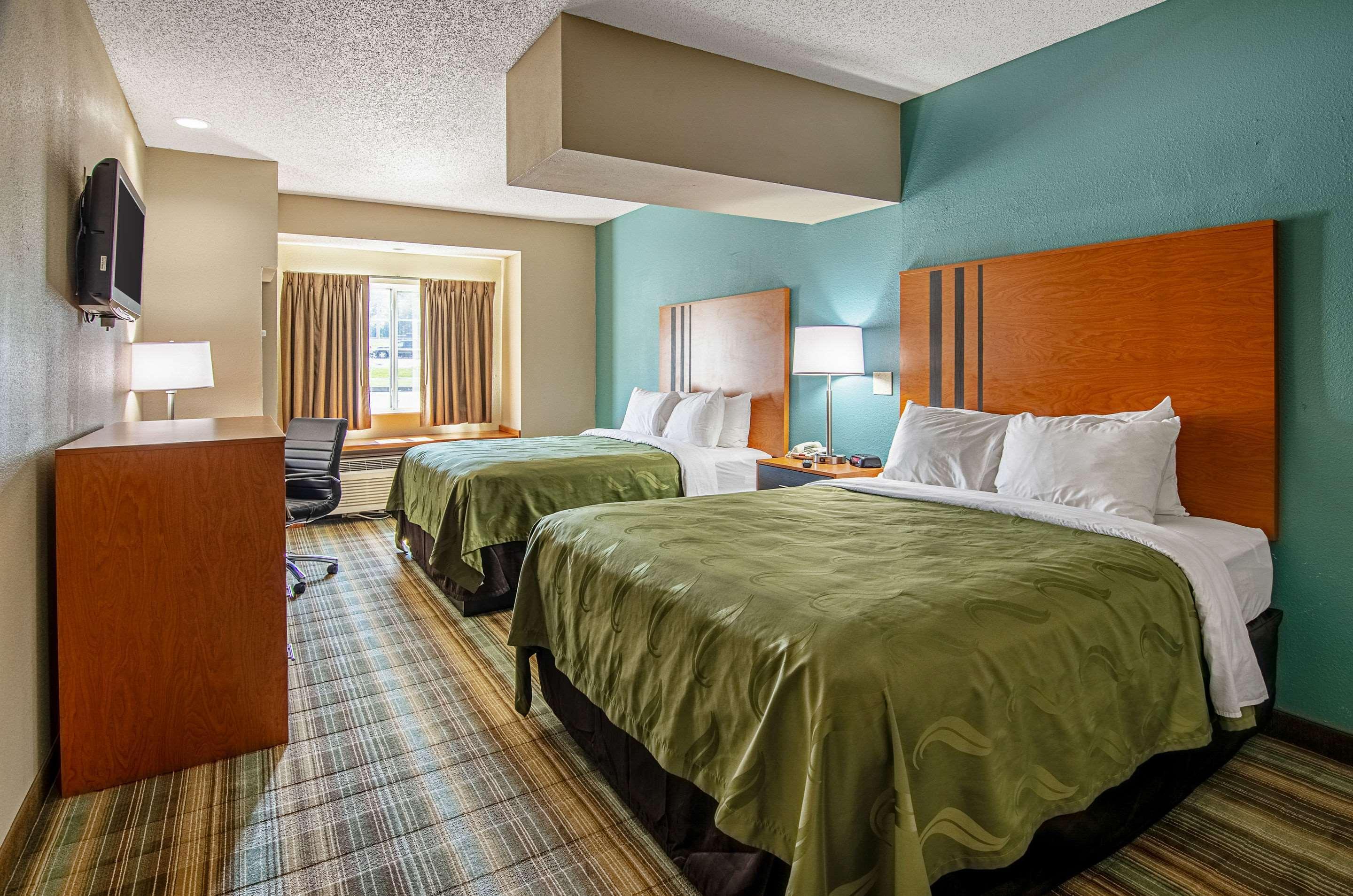 Quality Inn & Suites I-81 Exit 7 ブリストル エクステリア 写真
