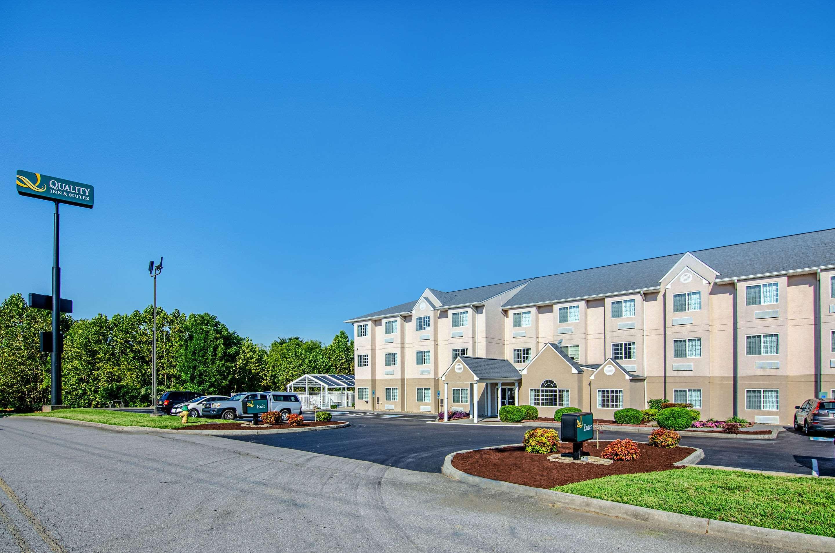 Quality Inn & Suites I-81 Exit 7 ブリストル エクステリア 写真