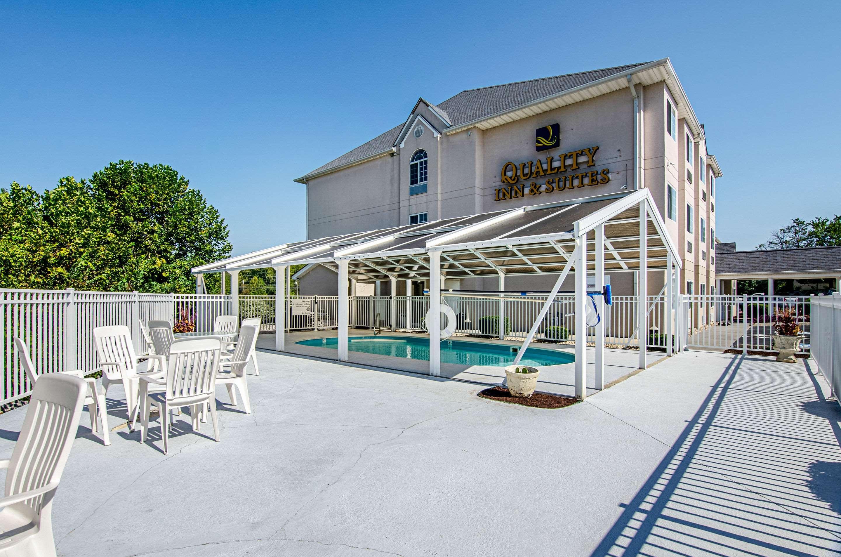 Quality Inn & Suites I-81 Exit 7 ブリストル エクステリア 写真
