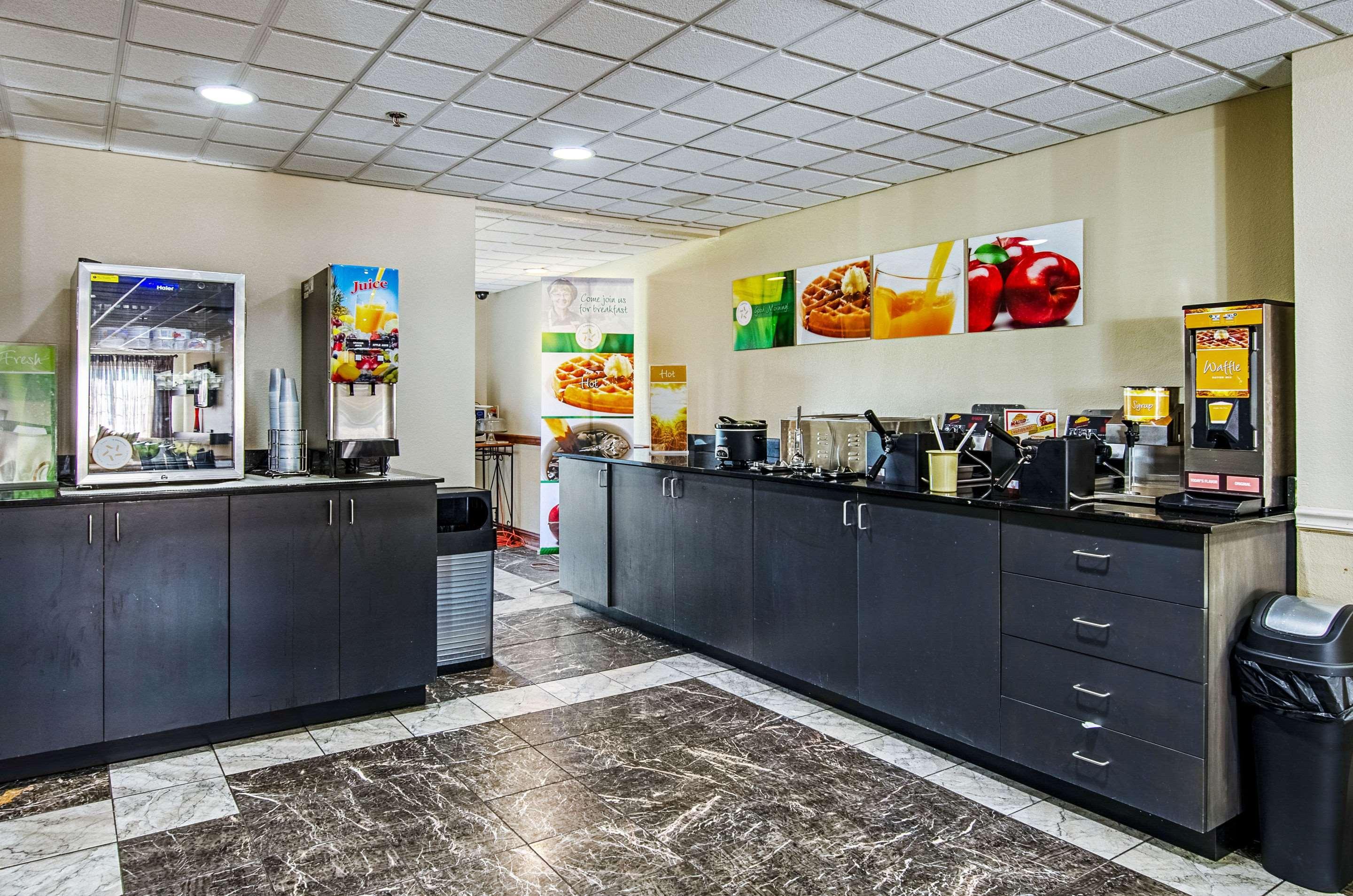 Quality Inn & Suites I-81 Exit 7 ブリストル エクステリア 写真