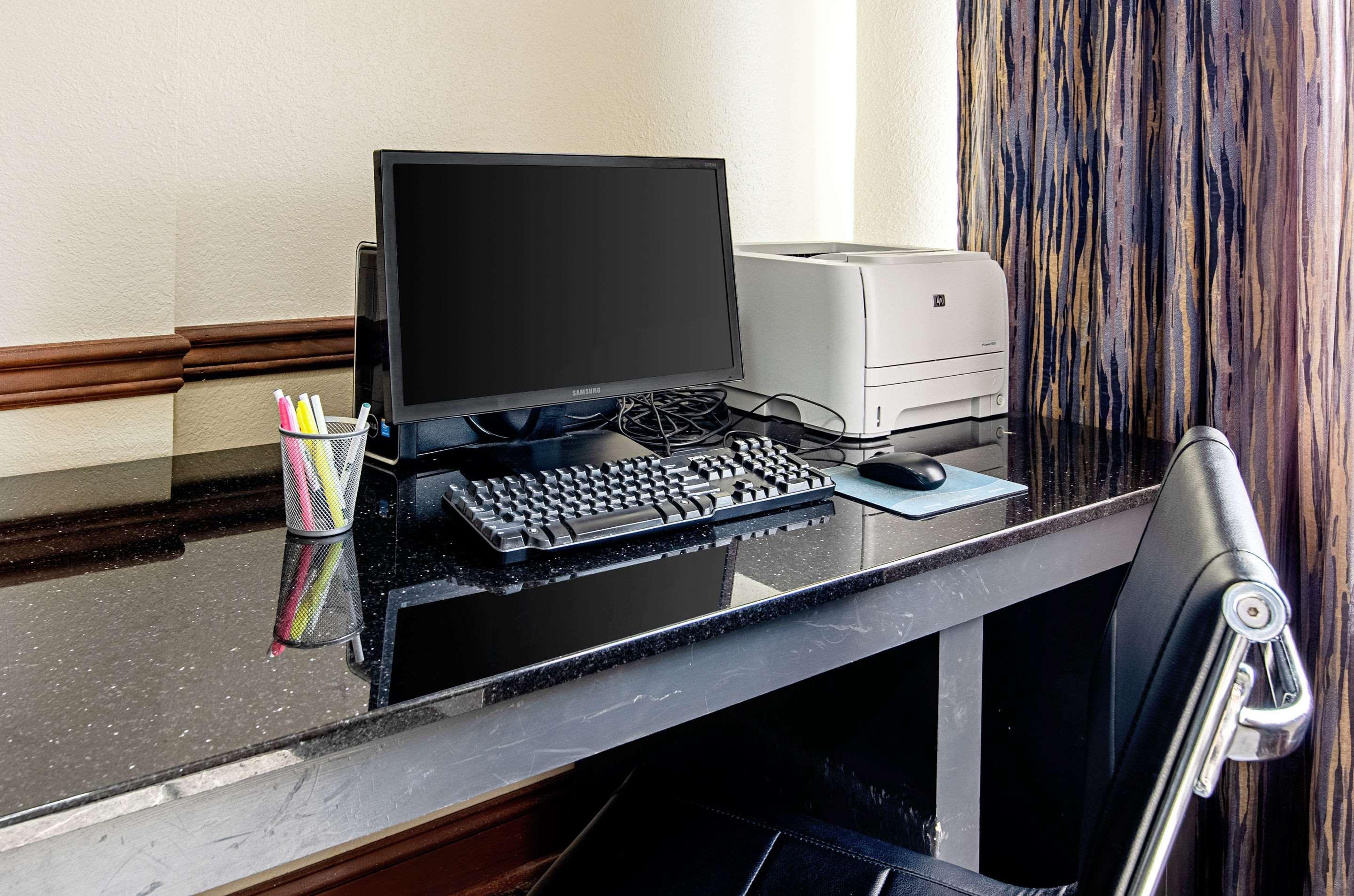 Quality Inn & Suites I-81 Exit 7 ブリストル エクステリア 写真
