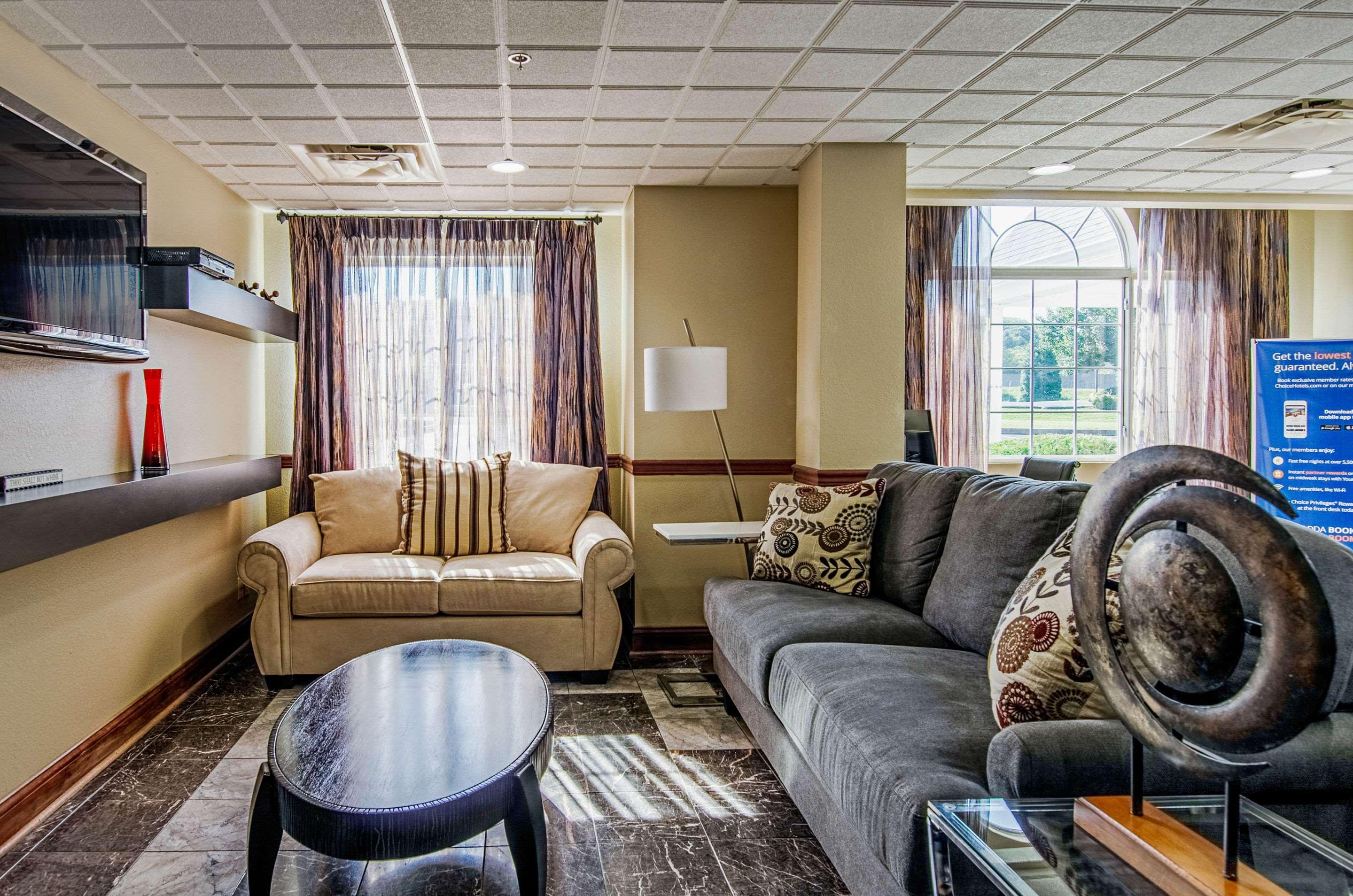 Quality Inn & Suites I-81 Exit 7 ブリストル エクステリア 写真