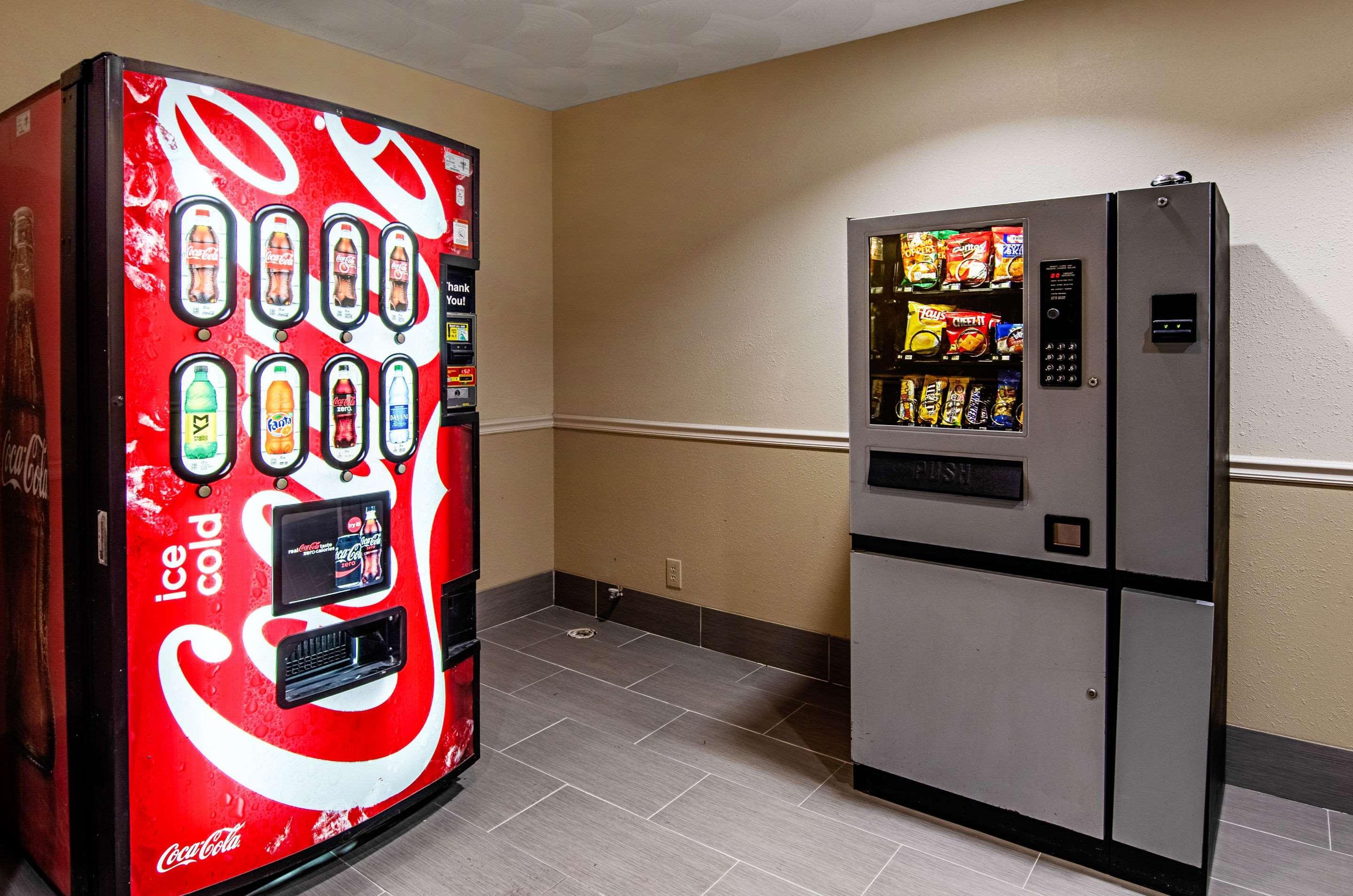 Quality Inn & Suites I-81 Exit 7 ブリストル エクステリア 写真