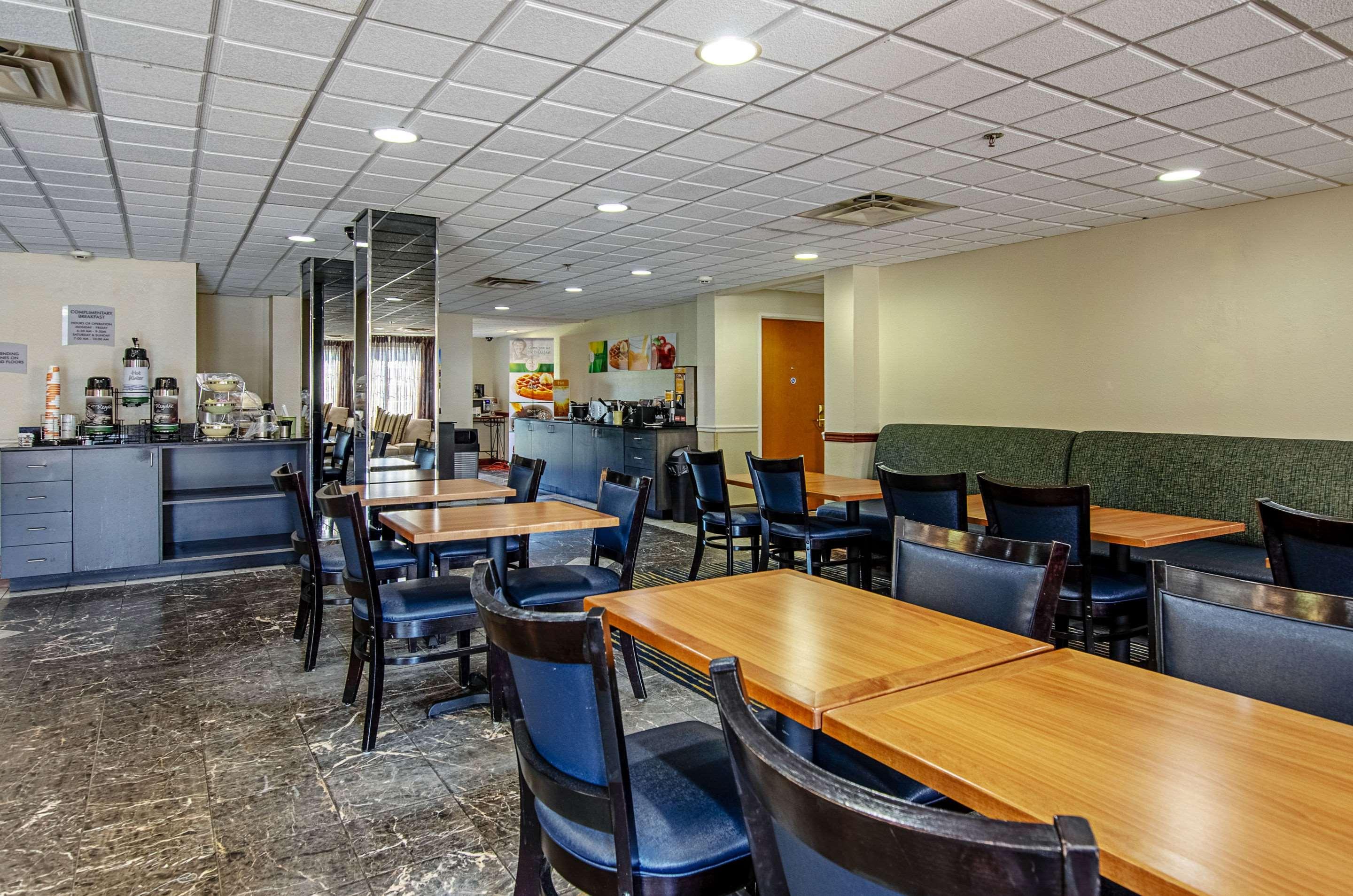 Quality Inn & Suites I-81 Exit 7 ブリストル エクステリア 写真