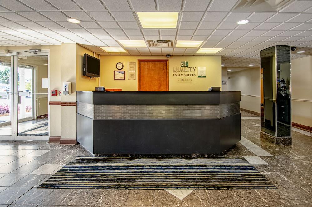 Quality Inn & Suites I-81 Exit 7 ブリストル エクステリア 写真