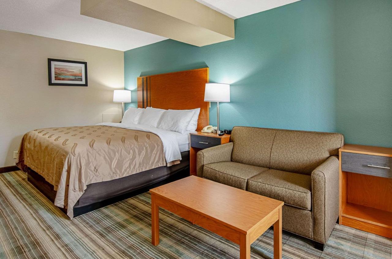 Quality Inn & Suites I-81 Exit 7 ブリストル エクステリア 写真