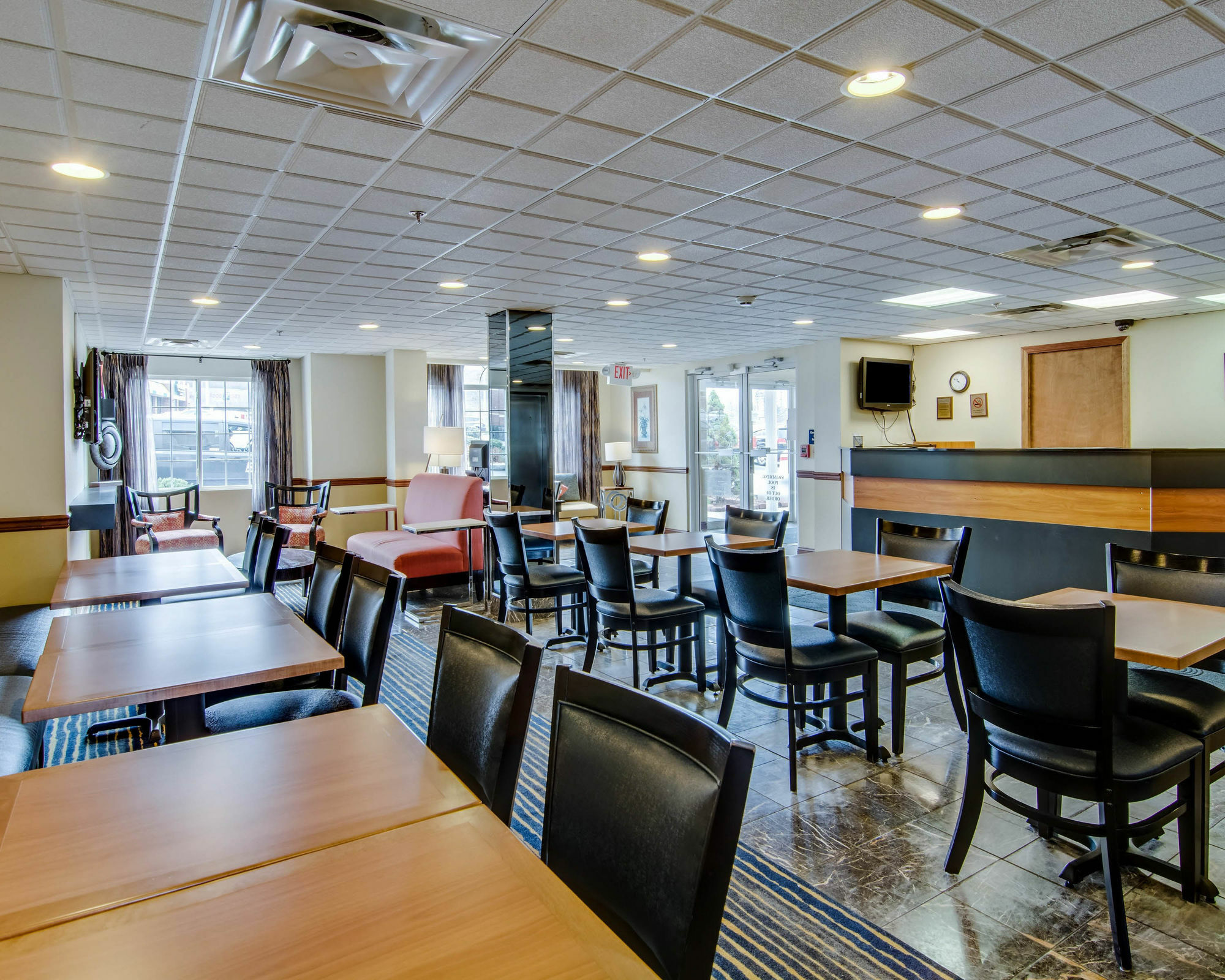 Quality Inn & Suites I-81 Exit 7 ブリストル エクステリア 写真