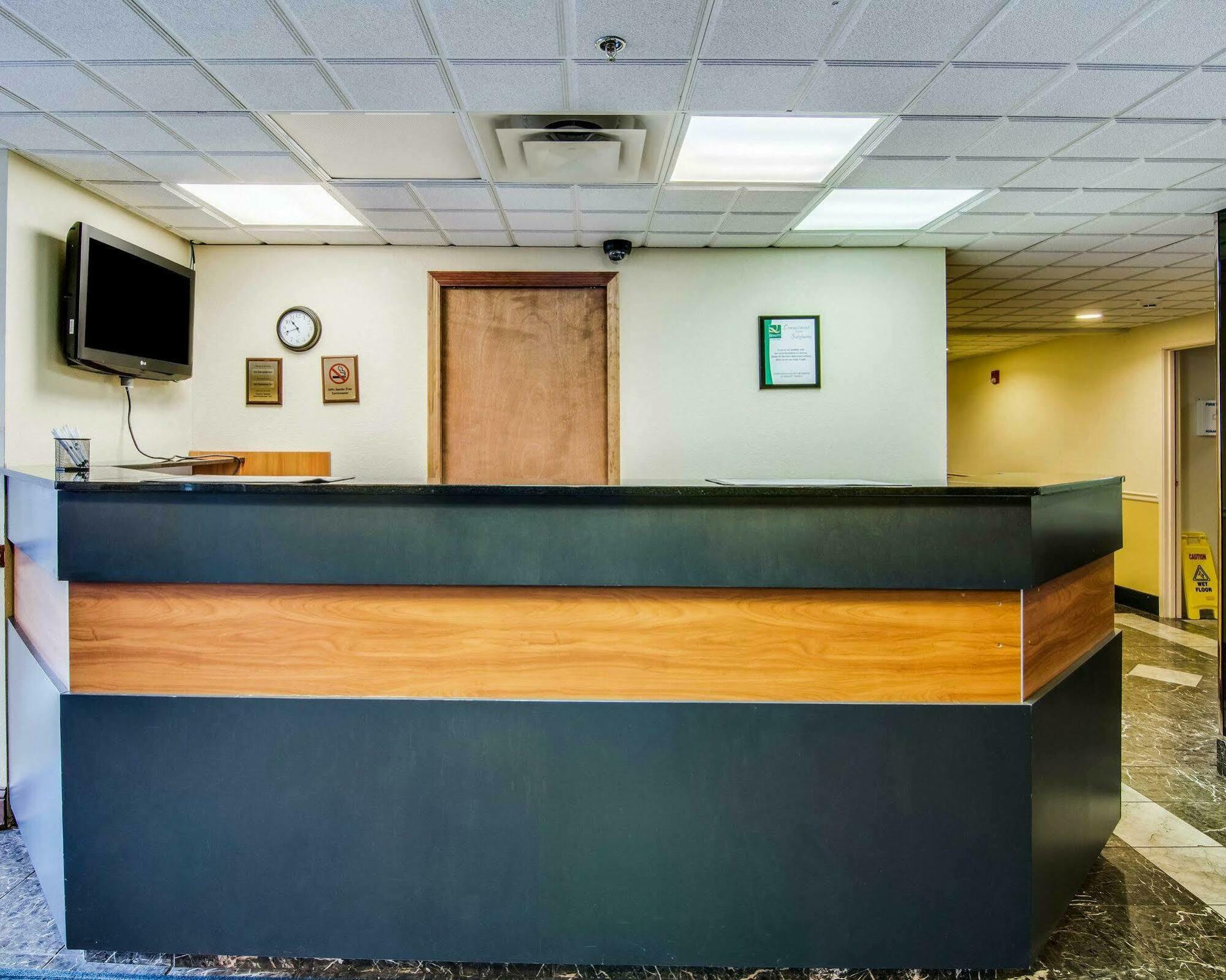 Quality Inn & Suites I-81 Exit 7 ブリストル エクステリア 写真