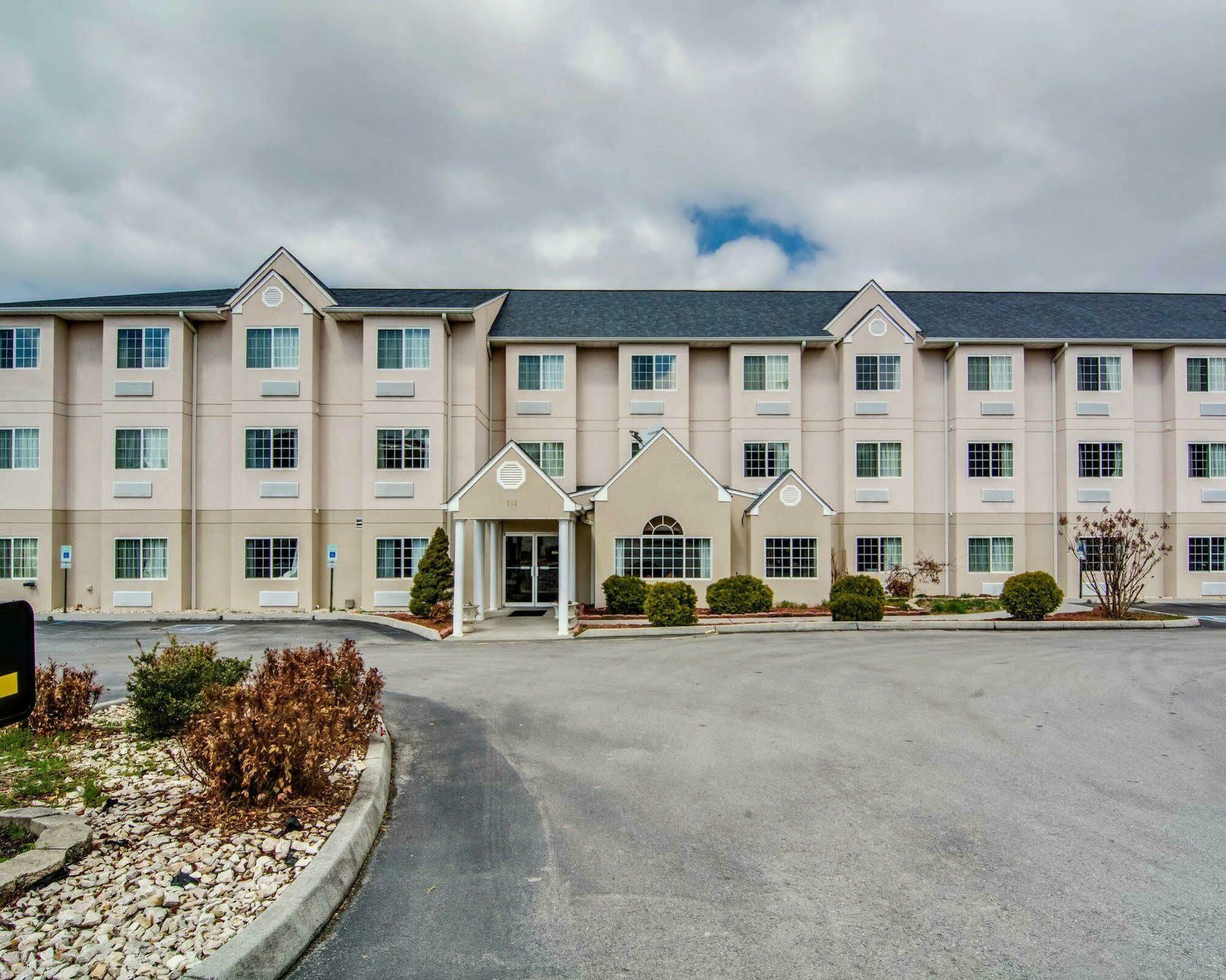 Quality Inn & Suites I-81 Exit 7 ブリストル エクステリア 写真